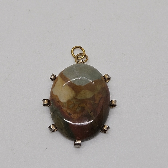 multicolor stone pendant with silver tone setting - Picture 1 of 3